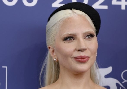 "남자라는 소문이 있다" 질문에…레이디 가가, 매번 입꾹한 이유