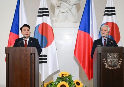 尹 "신한울 원전 3·4호기 건설 허가…원전 생태계 완전 복원 의미"  