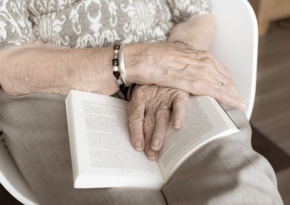 "70에도 일하고 싶어"…韓 41% "정년연장 동의"