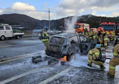 사고난 車서도 탈출 쉽게…내년부터 안전도 평가 반영한다