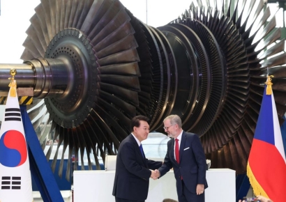 尹 "한-체코, 세계 원전 르네상스 주역"…피알라 "최종계약 믿어"