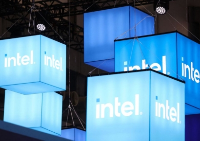 "인텔, 7조 수혈 가능성"…몰락한 반도체 제왕의 운명은