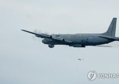 러시아 초계기 일본 영공 세 차례 침범…경고 사격으로 대응
