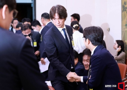 [포토] 악수하는 홍명보-박주호