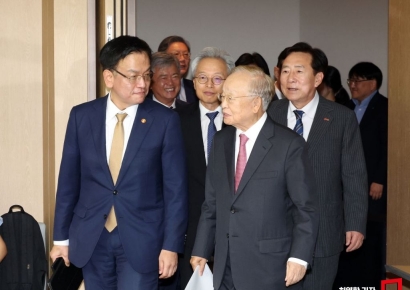 [포토] 최상목 경제부총리와 손경식 경총 회장