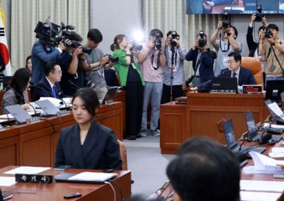 [포토] 국회 운영위 주재하는 박찬대