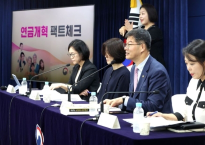 이기일 복지부 차관 "국민연금 자동조정장치 하한 두겠다" 