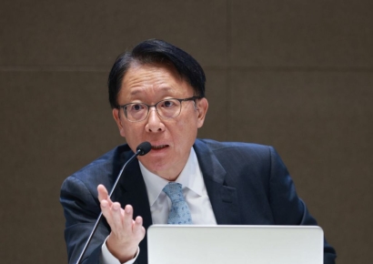 신성환 금통위원 "집값 둔화 확실해질 때까지 기다리기 어려워"[일문일답]