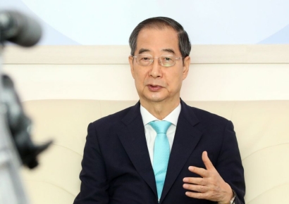 한 총리 "LTV·DSR 조정 통해 부동산 잡아야"