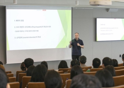 '취임 9개월' 최우형號…'공부하는 케이뱅크' 된 사연 