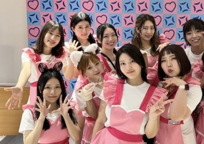 평범한 카페인줄 알았는데 '반전'…VIP 결제하니 종업원 서비스 촬영해 기념품으로