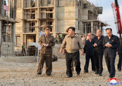 민심 흔들리나…김정은, 수해지역 또 찾았다