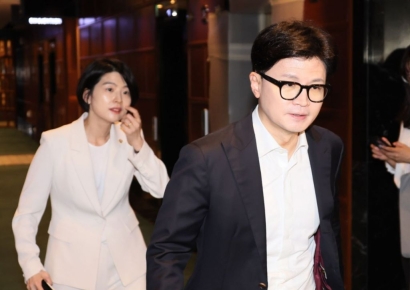 與 "전공의에 안타까움 표한 정부…의료계 요청에 화답한 것"