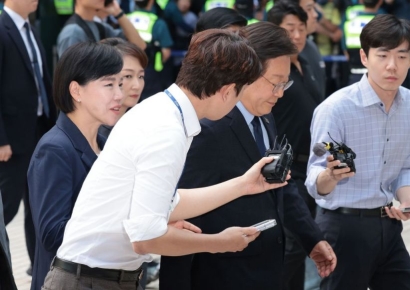 민주 "정치검찰, 조작된 녹취로 야당 대표 위증교사범으로 몰아"