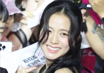 "10단계 거치는 한국 여자들 유리같은 피부"…영국서 부는 'K-뷰티 붐'