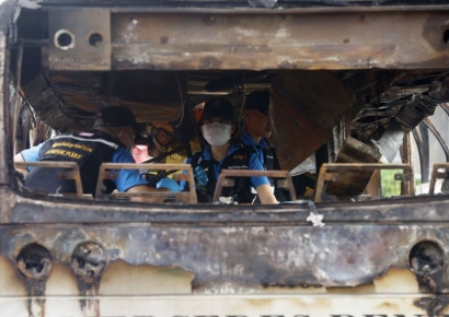 현장학습 가던 스쿨버스서 화재, 23명 사망 추정…발칵 뒤집힌 태국