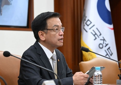 최상목 "중동 위기 높은 경계감…관계기관 공조로 신속 대응"