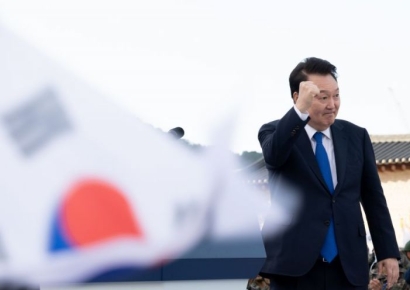 尹, '김건희·채상병 특검법, 지역화폐법' 거부권…취임 후 24번째