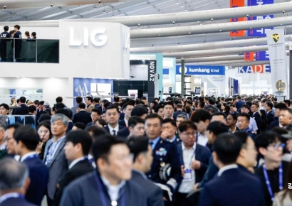 [포토] 관람객들로 붐비는 대한민국 국제방위산업전시회