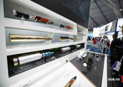 [포토] 크기와 모양도 다양한 전차탄 및 함포탄