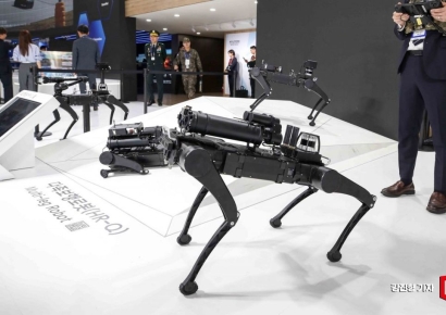 [포토] 현대로템, 다족보행로봇 공개