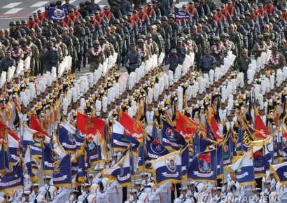 3주간 국군의날 시가행진 연습하느라…수업일수 못 채운 사관생도들