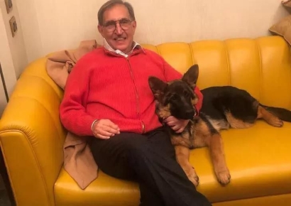 이탈리아 상원의원, 반려동물과 동반 출근한다