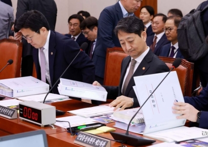 안덕근 "동해 가스전 1차 시추, 예타 대상 아냐…이후 조광권 새로 설정"