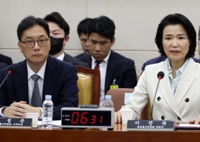 '정치 중립 위반' 이진숙 방통위원장 감사 요구안, 야당 주도로 본회의 통과