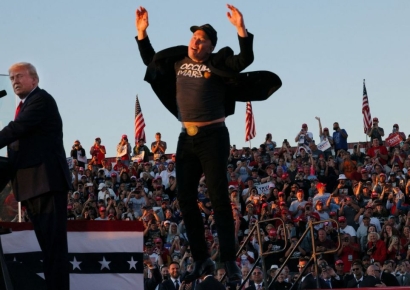 “트럼프에 올인”…머스크, X 계정 헌납에 현금 살포