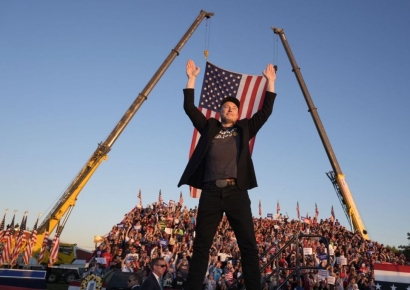 우주 장악 나선 머스크…"경쟁사에 주파수 공유 압박"