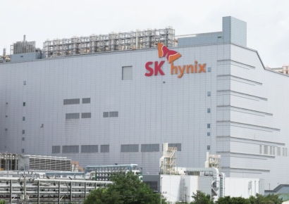 SK하이닉스 노사, 임협 재교섭 잠정합의…'원팀 격려금' 450만원 일시 지급 