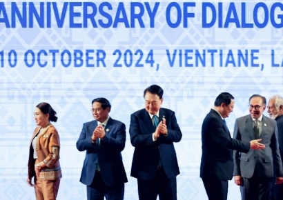 尹 "한·아세안 '포괄적 전략 동반자 관계' 수립…최고 단계 파트너십"