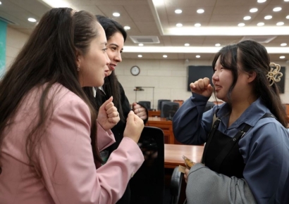 탈북소녀 "씻는 것조차 사치였던 北, 노력으로 해결 못해"