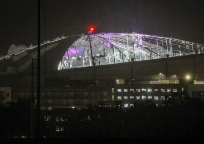 "MLB 경기장 지붕도 날아가" 美 강타한 허리케인 '밀턴'