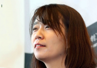 한강, 노벨위에 "놀랐다" 5번 연발…"아들과 차 마시며 조용히 자축"