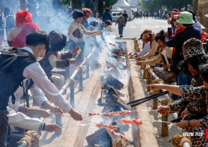 [포토] 원시인과 함께하는 선사바비큐 체험
