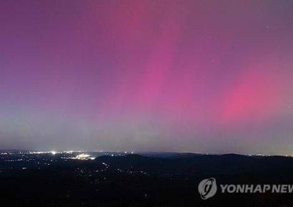 뉴욕·워싱턴 밤하늘 깜짝 '오로라'…태양 자기폭풍 영향