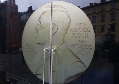 AI가 휩쓴 2024 노벨 과학상…"한국에도 새로운 기회"[AK라디오]