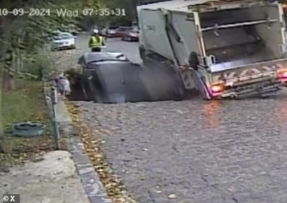 5살 아들 싱크홀 추락…엄마 몸 던지고 시민들은 모자 구하고