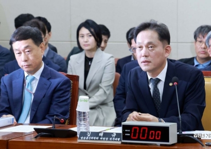 [포토] 국감 질의에 답변하는 김태규 직무대행