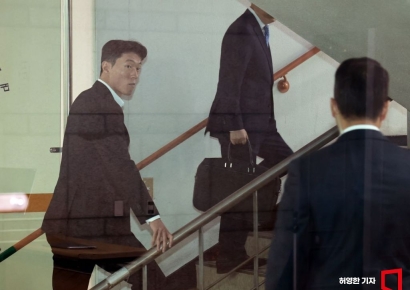 [포토] 법정 들어가는 황의조