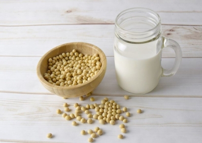 콩, 두부가 유방암 유발?…"오히려 안 좋은 건 자주 마시는 이것"