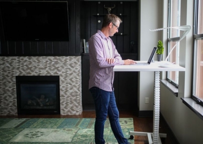 건강에 좋을 줄 알았는데…서서 일했다가 '이 병' 생겼다