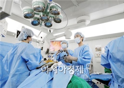 "세 개의 음경을 가지고 살았다"…사망 뒤에야 밝혀진 비밀