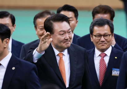 "대통령 지지율, 한단계 내려앉은 모양새...반등하려면 시간 걸릴 것"