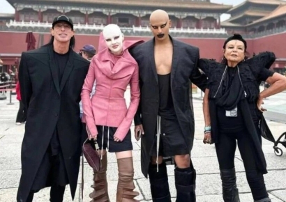 "화장 지우고 다른 옷 입고 와"…자금성서 쫓겨난 美 디자이너 