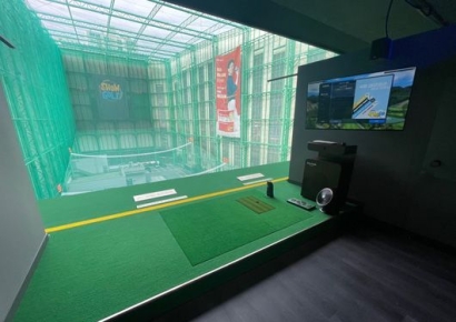 “이색 골프연습장에서 여가를 즐기세요”