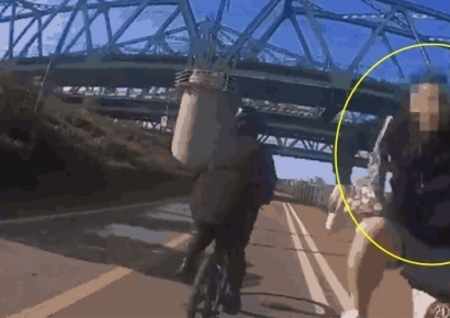 한강 자전거족에 '묻지마 날아차기'…"선 넘어왔다" 황당 변명 