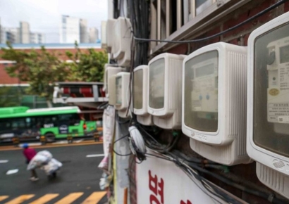 내년 1분기 전기요금 동결 무게…한전, 연료비조정단가 ㎾h당 5원 유지(상보)